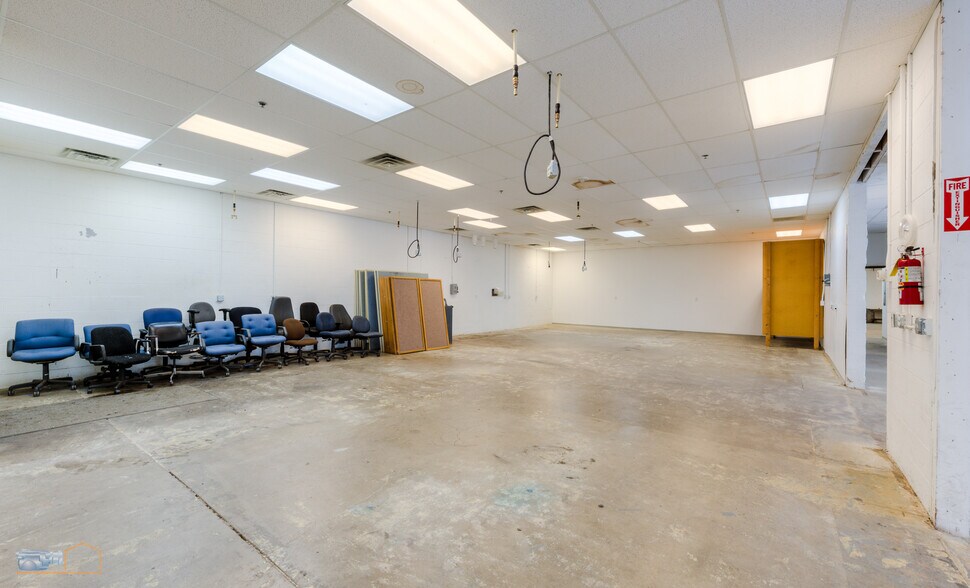 More Photos Of 1243 S Sherman Dr, Longmont Warehouse For Lease