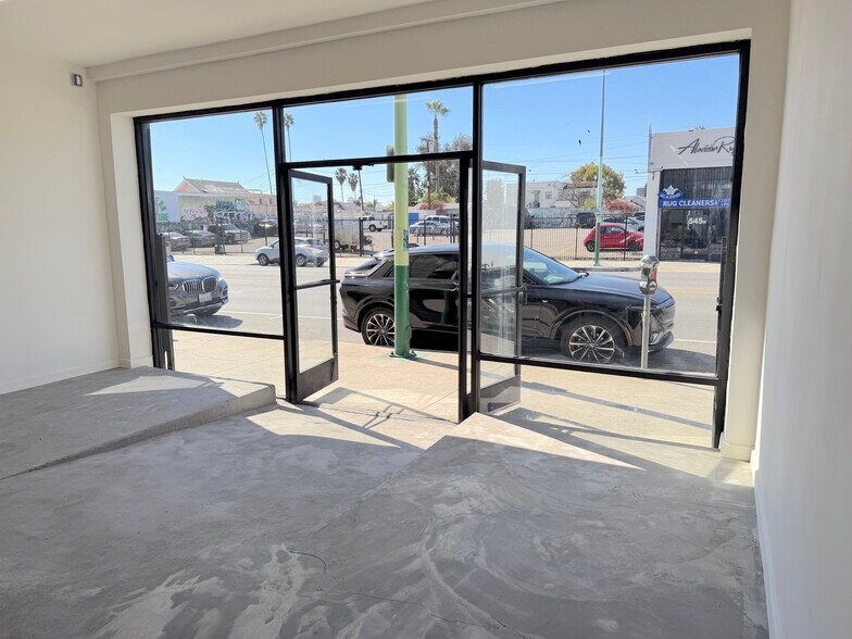 More Photos Of 544-548 N Western Ave, Los Angeles Storefront For Lease