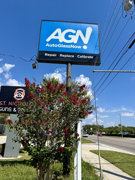 More Photos Of 4680 Blanding Blvd, Jacksonville Auto Dealership For Sale