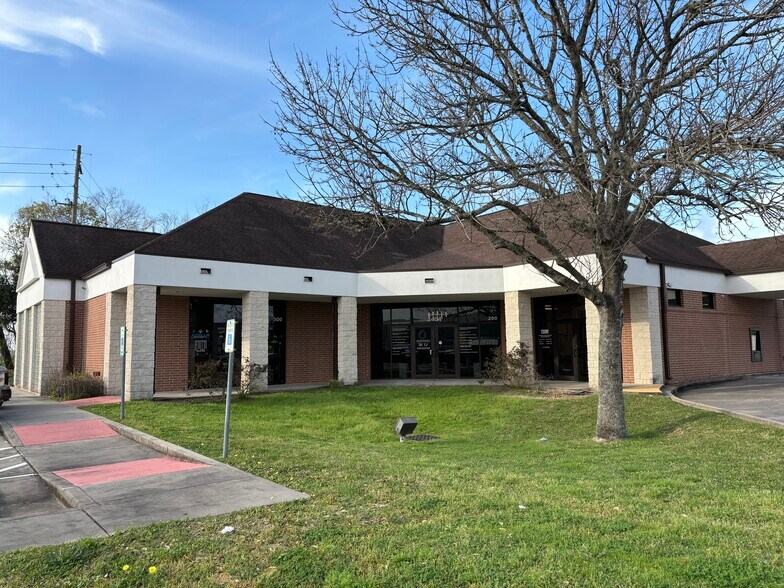 More Photos Of 2404 Smith Ranch Rd, Pearland Medical For Lease