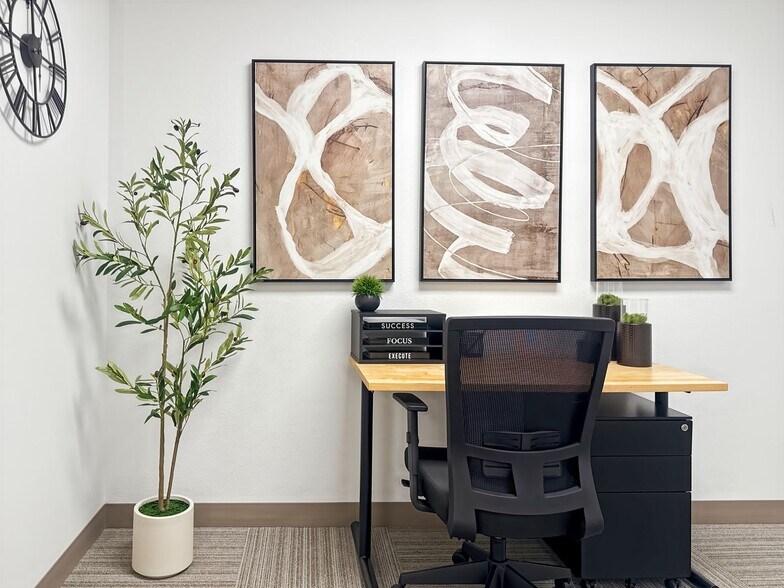 More Photos Of 101 Convention Center Dr, Las Vegas Coworking Space