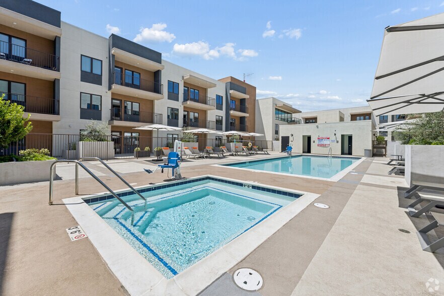 More Photos Of 127 W Pomona St, Monrovia Apartments For Lease