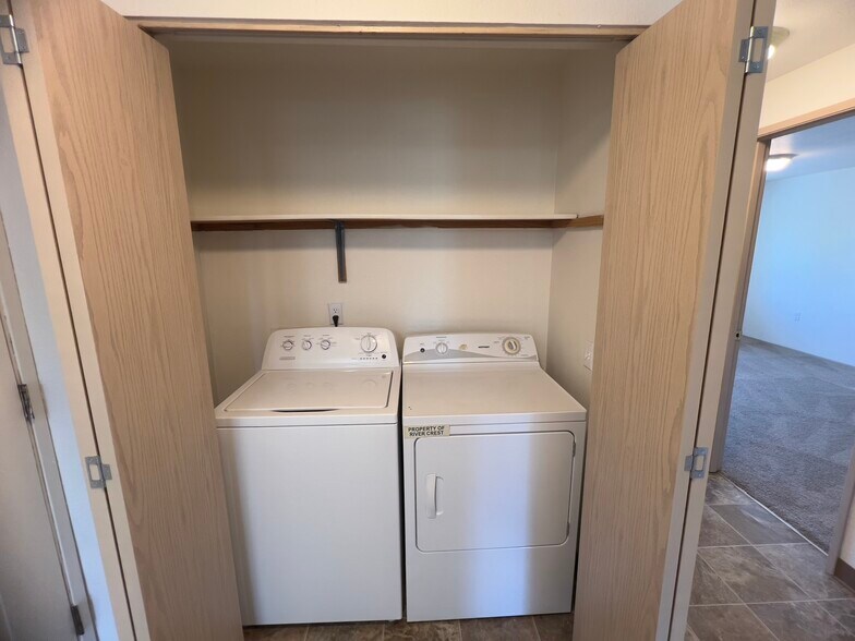 More Photos Of 937 SE Sheridan Rd, Sheridan Apartments For Sale