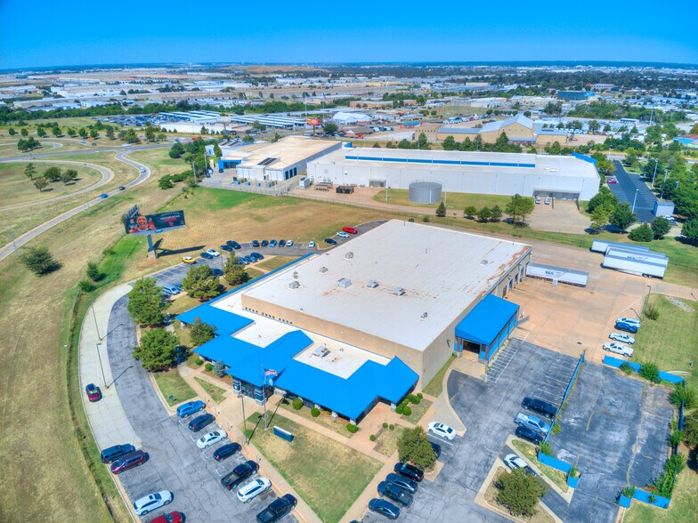 More Photos Of 4400-4402 SW 44th St, Oklahoma City Warehouse For Sale