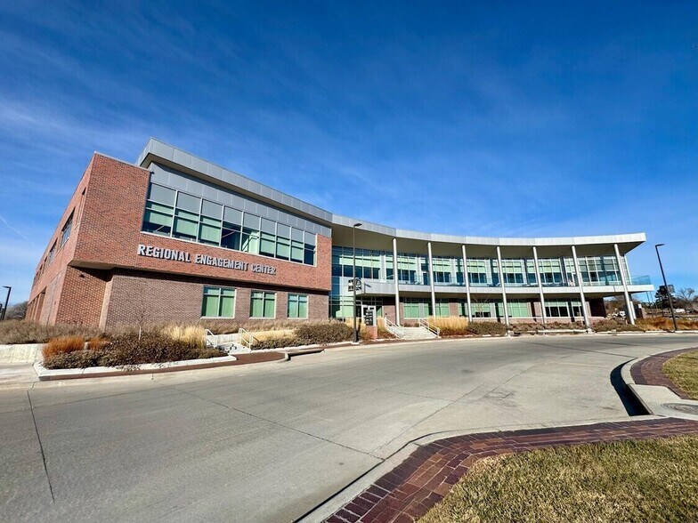 Primary Photo Of 2204 University Dr, Kearney Serviced Offices For Lease