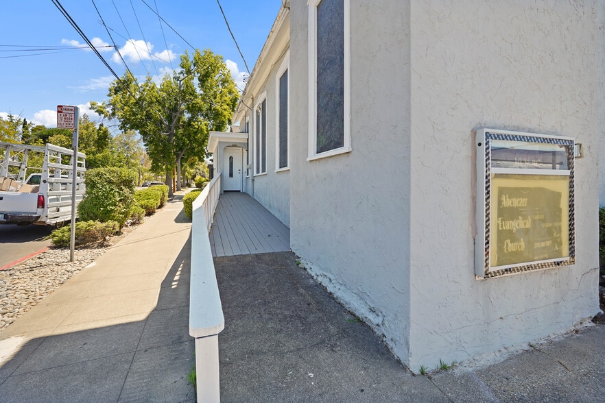 More Photos Of 2703 California St, Berkeley Religious Facility For Sale