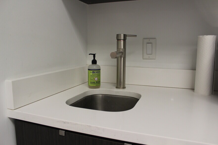 More Photos Of 6965 Piazza Grande Ave, Orlando Office Residential For Sale