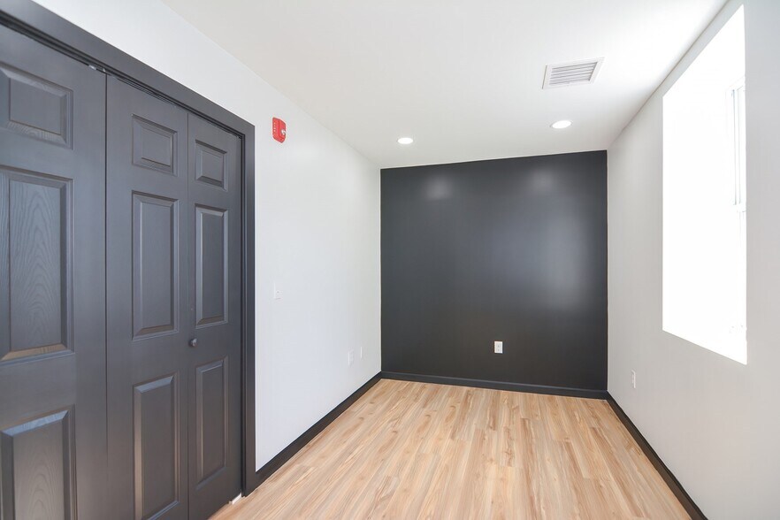 More Photos Of 995 Main St, Clinton Auto Dealership For Sale