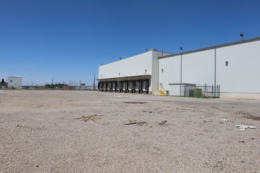 More Photos Of 3203 Avenue B, Lubbock Food Processing For Lease