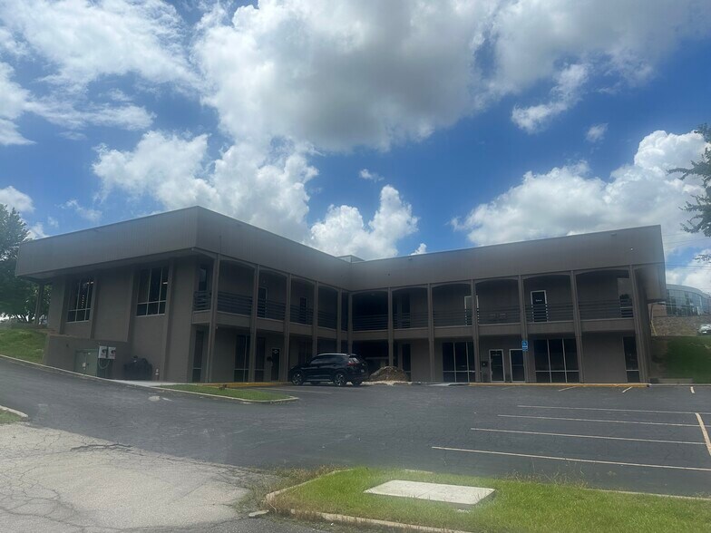 More Photos Of 1431 Southwest Blvd, Jefferson City General Retail For Sale