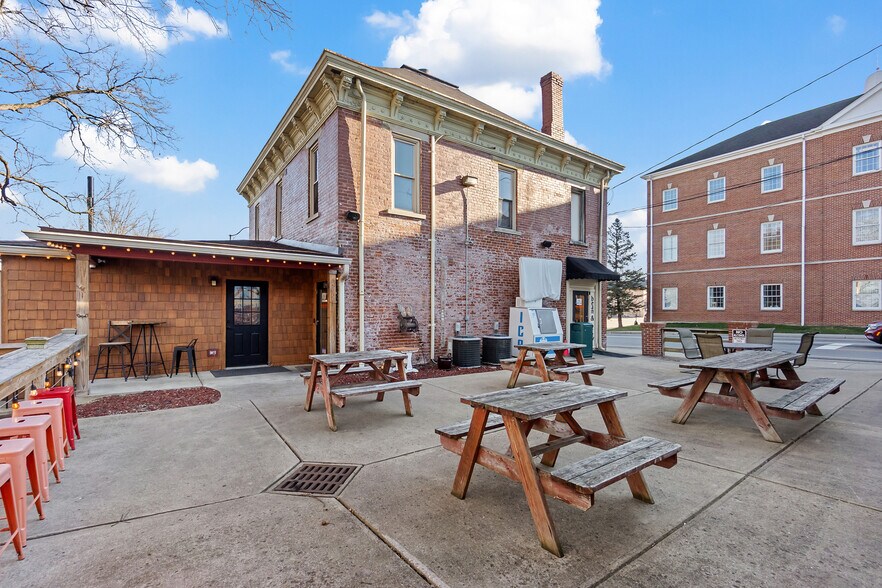 More Photos Of 97 E Main St, Batavia Office For Sale