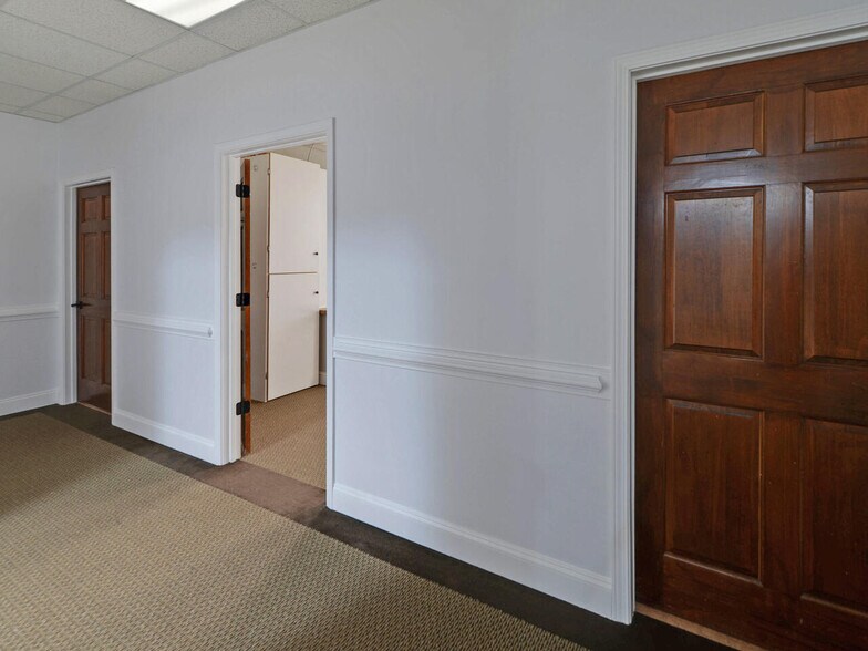 More Photos Of 134 Hurricane Shoals Rd, Lawrenceville Storefront Retail Office For Sale