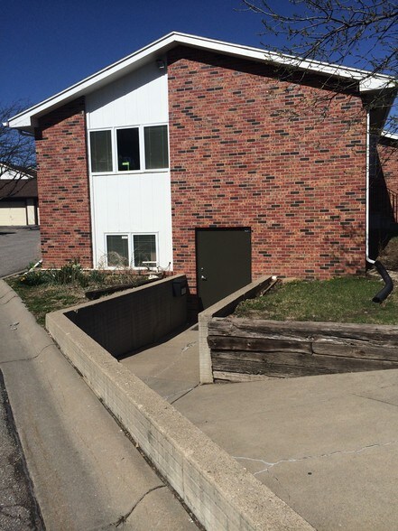More Photos Of 1520 Knox St, Lincoln Office For Sale