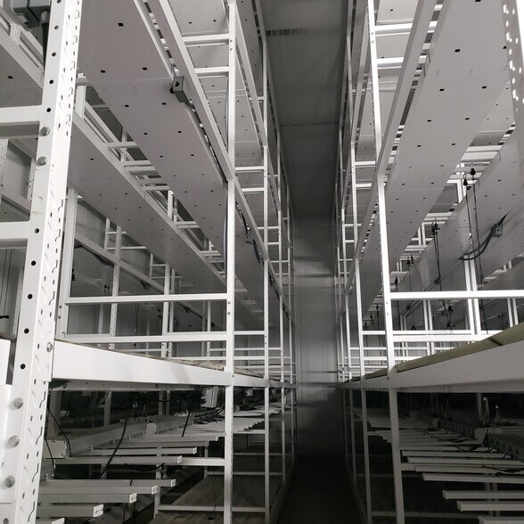 More Photos Of 7030 Hayvenhurst Ave, Van Nuys Warehouse For Sale