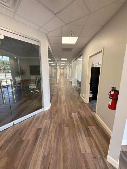 More Photos Of 6683 Reese Rd, Memphis Showroom For Sale