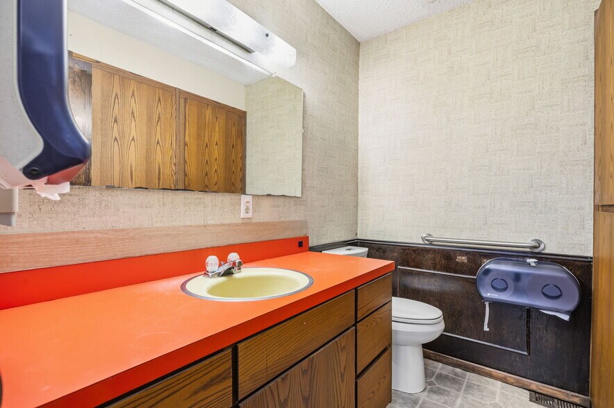More Photos Of 2306 Ridge Rd, Rockwall Medical For Sale