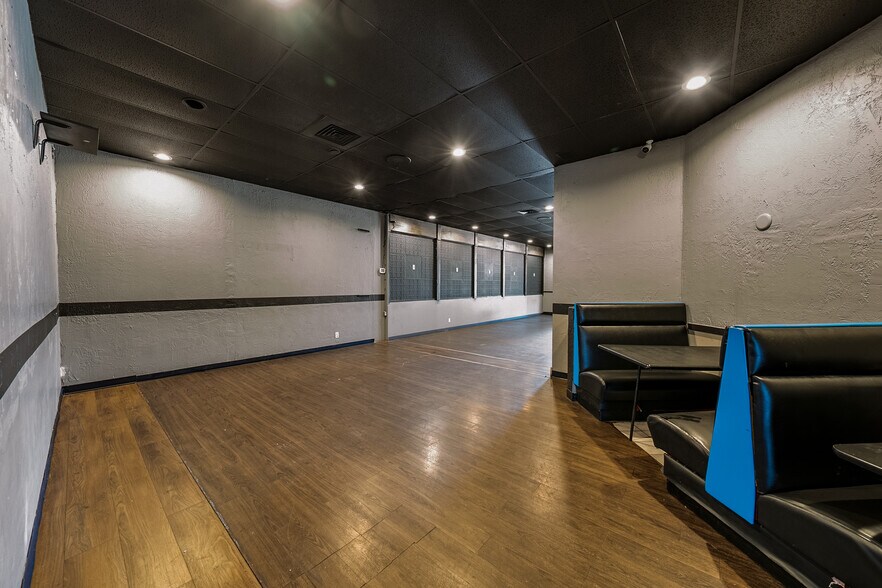 More Photos Of 2345 Ashland St, Ashland Freestanding For Lease