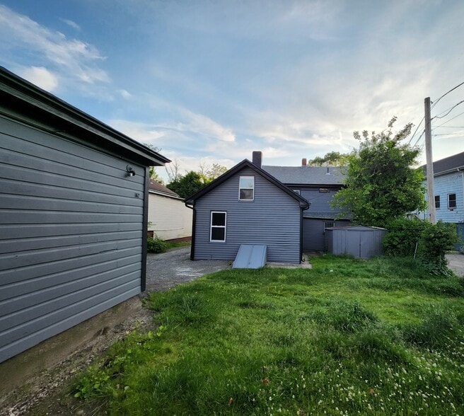 More Photos Of 415 Broad St, Cumberland Flex For Lease