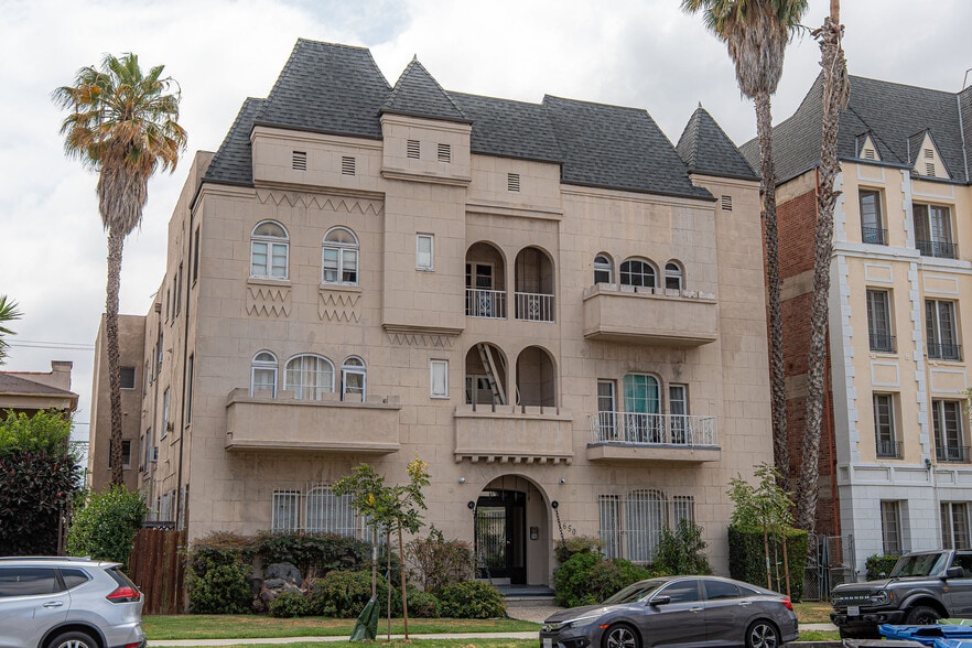 Primary Photo Of 650 S Detroit St, Los Angeles Apartments For Sale