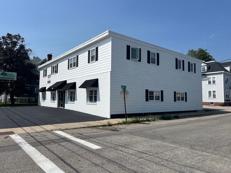 More Photos Of 860 Main St, Sanford Medical For Sale
