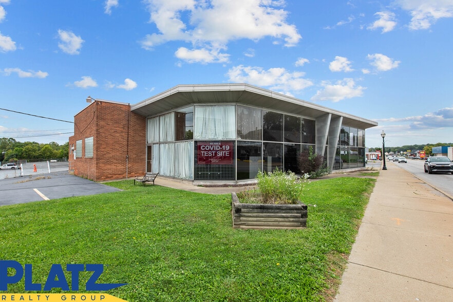 More Photos Of 300 N. State St, Girard Office For Sale