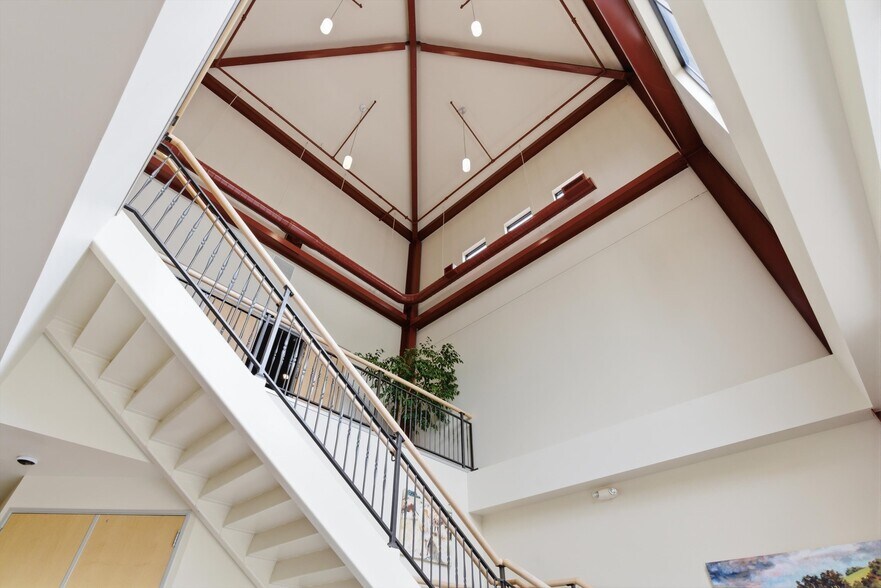 More Photos Of 1550 Airport Blvd, Santa Rosa Office For Lease