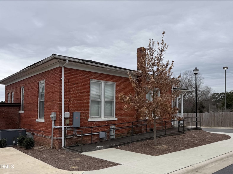 More Photos Of 190 Mill St, Clayton Storefront Retail Office For Lease