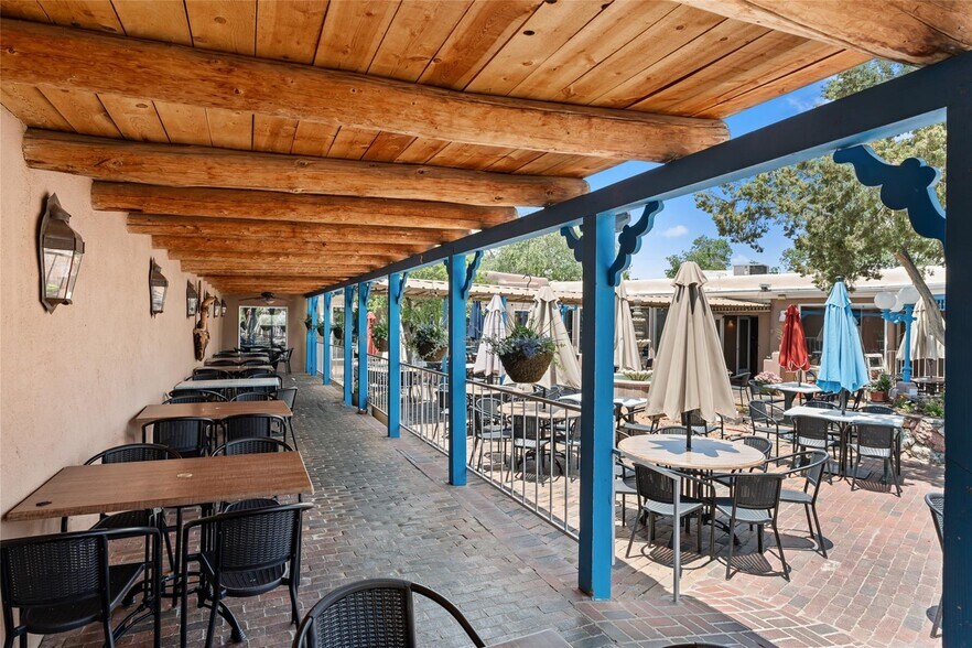 More Photos Of 4 Banana Ln, Santa Fe Restaurant For Sale