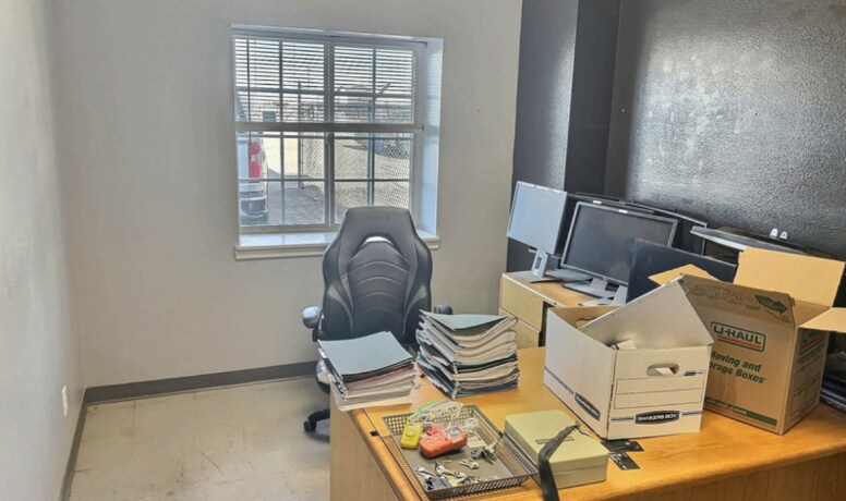 More Photos Of 1844 Welsh Rd, Casper Warehouse For Lease
