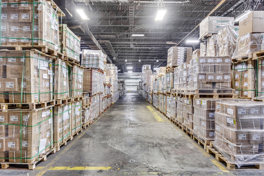 More Photos Of 500 Rue Léger, Riviere-beaudette Manufacturing For Lease