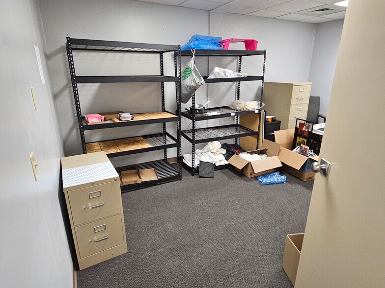 More Photos Of 97 S 4th St, Ishpeming Office For Lease