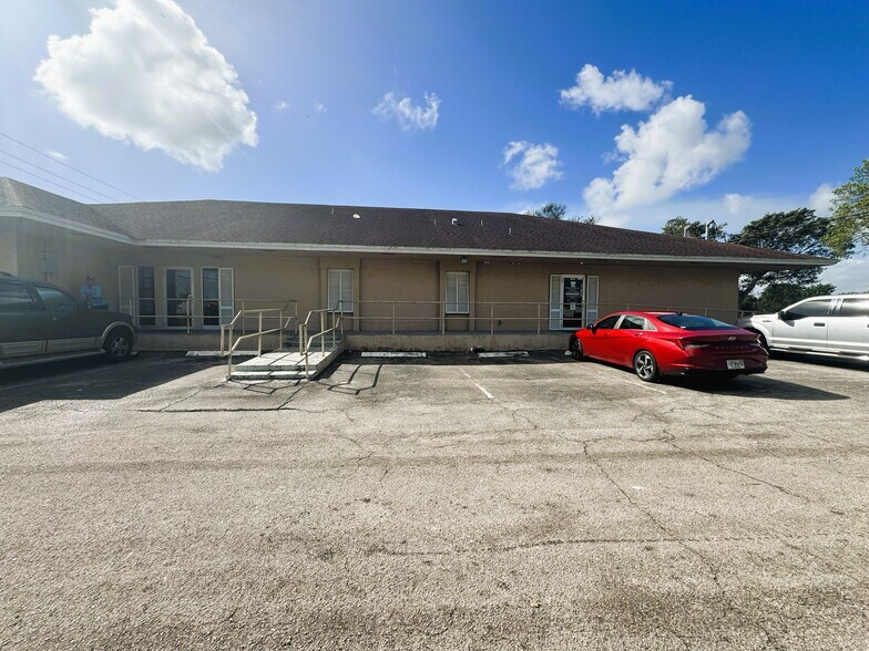 More Photos Of 1100 S Main St, Belle Glade Office Residential For Sale