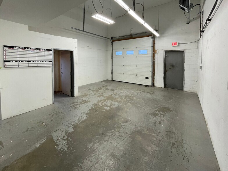 More Photos Of 715 Evans Crt, Kelowna Industrial For Lease