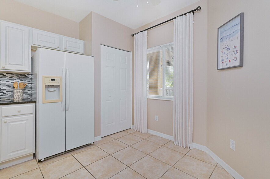 More Photos Of 10000-10030 Maddox Ln, Bonita Springs Apartments For Sale
