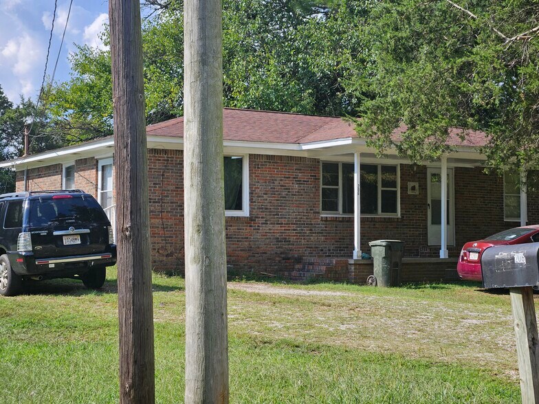 More Photos Of 206 Travis Rd NW, Huntsville Light Distribution For Sale