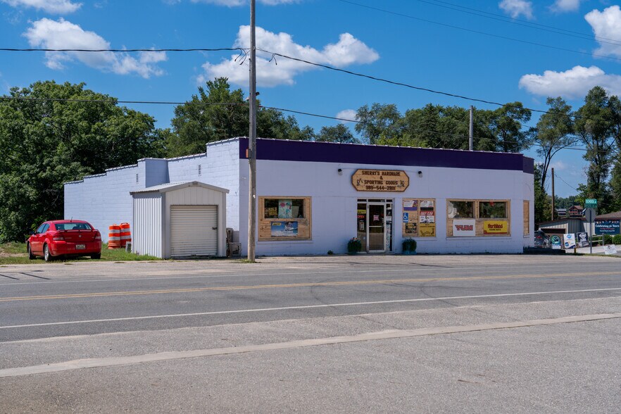 Primary Photo Of 7861 Mystic Lake Dr, Lake Storefront For Sale