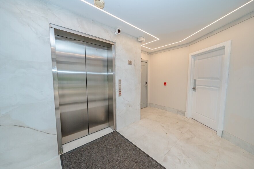 More Photos Of 1550 Southern Blvd, West Palm Beach Medical For Sale