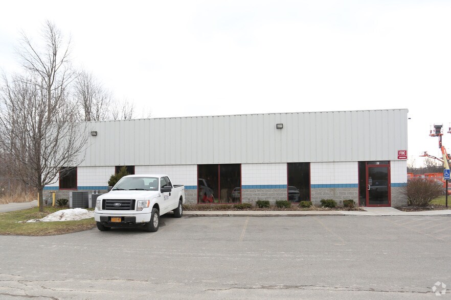 More Photos Of 63 Pixley Industrial Pky, Rochester Warehouse For Lease