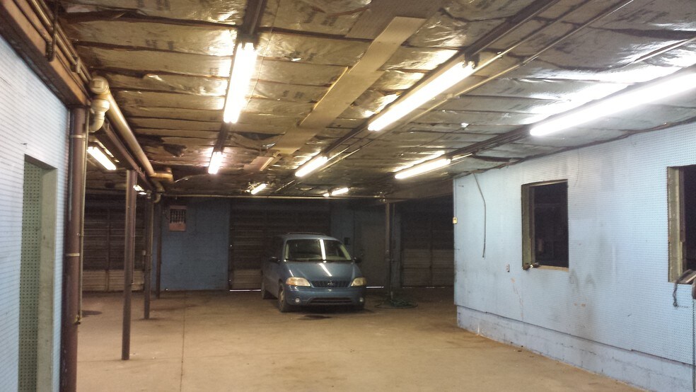 More Photos Of 124 N 2nd St, Terre Haute Warehouse For Lease