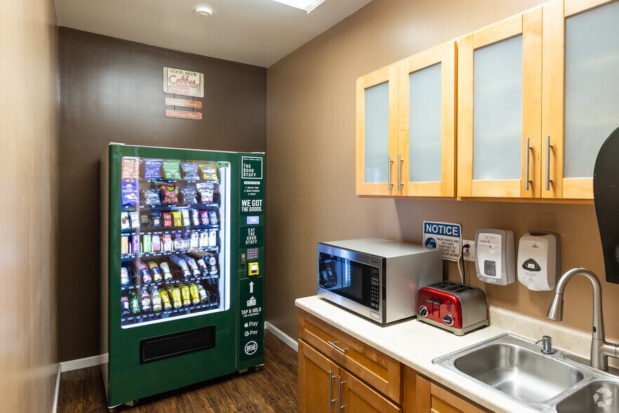 More Photos Of 3030 Bridgeway, Sausalito Office For Lease