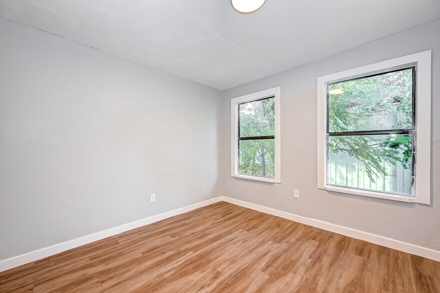 More Photos Of 6420 Conley St, Houston Apartments For Sale