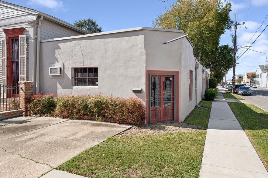 Primary Photo Of 1501 Prytania St, New Orleans Freestanding For Lease