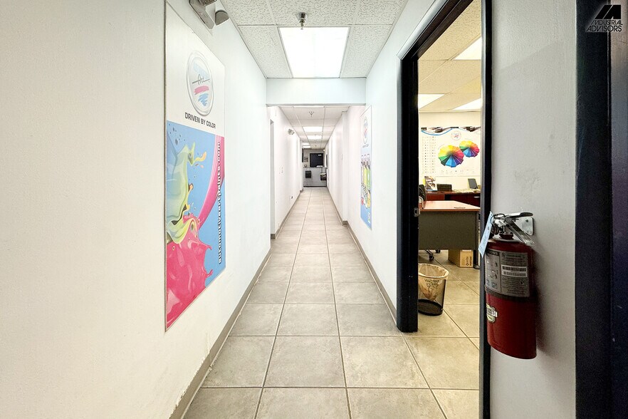 More Photos Of 1361-1363 NW 155th Dr, Miami Warehouse For Lease