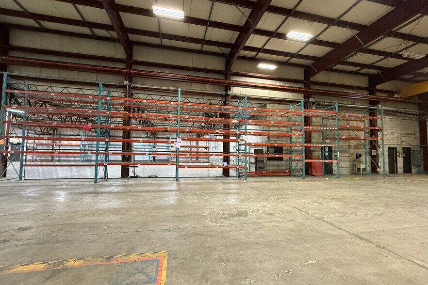 More Photos Of 167 Commerce St, East Haven Warehouse For Lease