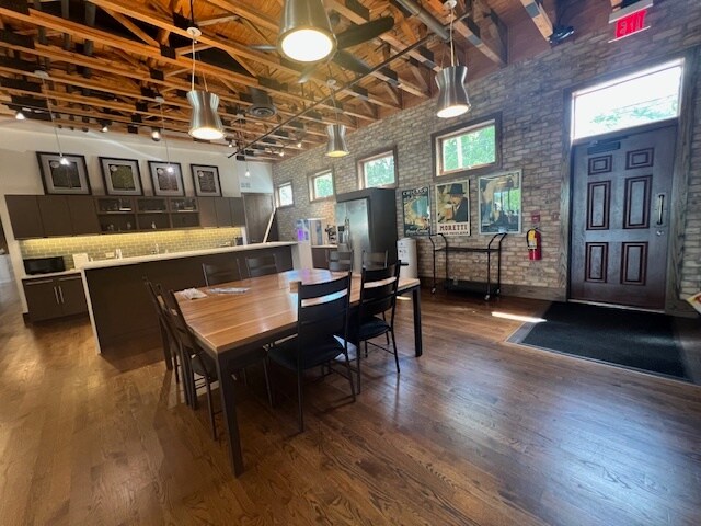 More Photos Of 220 N River St, East Dundee Freestanding For Sale