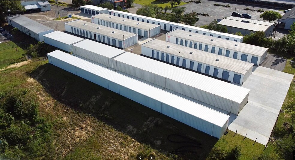 Primary Photo Of 4648 US-90, Marianna Self Storage For Sale