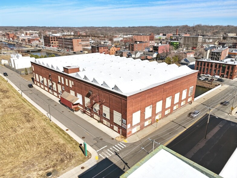 More Photos Of 1 Bigelow St, Holyoke Warehouse For Sale