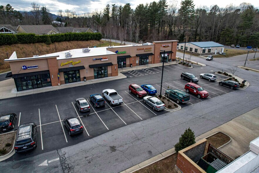 More Photos Of 58 Weaver Village Way, Weaverville Freestanding For Lease