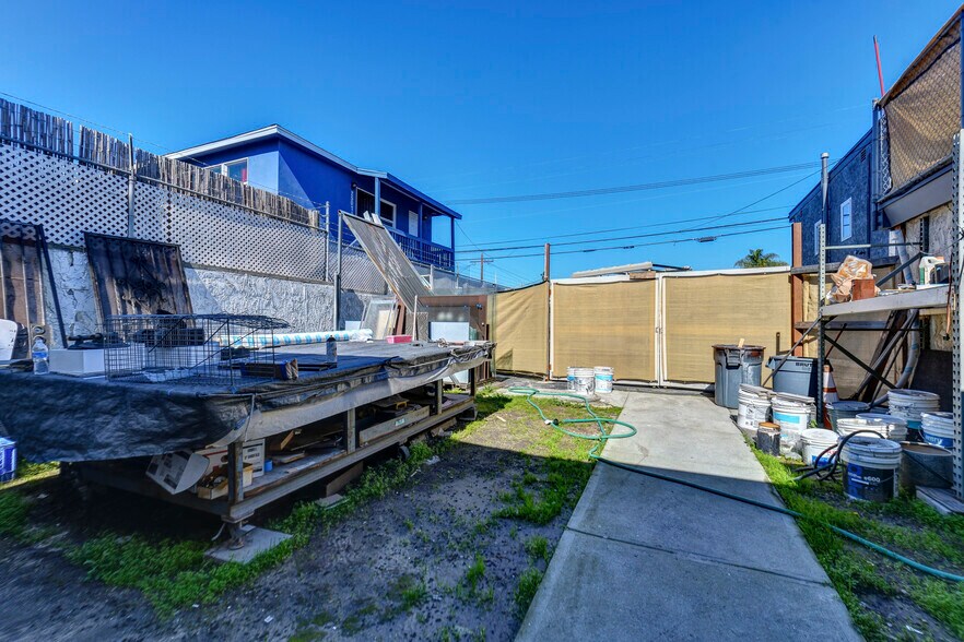 More Photos Of 7051-7053 3rd Ave, Los Angeles Storefront Retail Residential For Sale