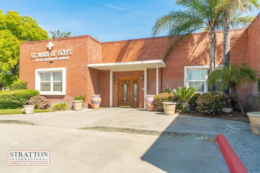 Primary Photo Of 23986 Pine St, Santa Clarita Storefront Retail Office For Sale